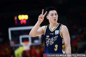 稳定发挥！胡明轩8中4拿下13分2篮板6助攻1抢断